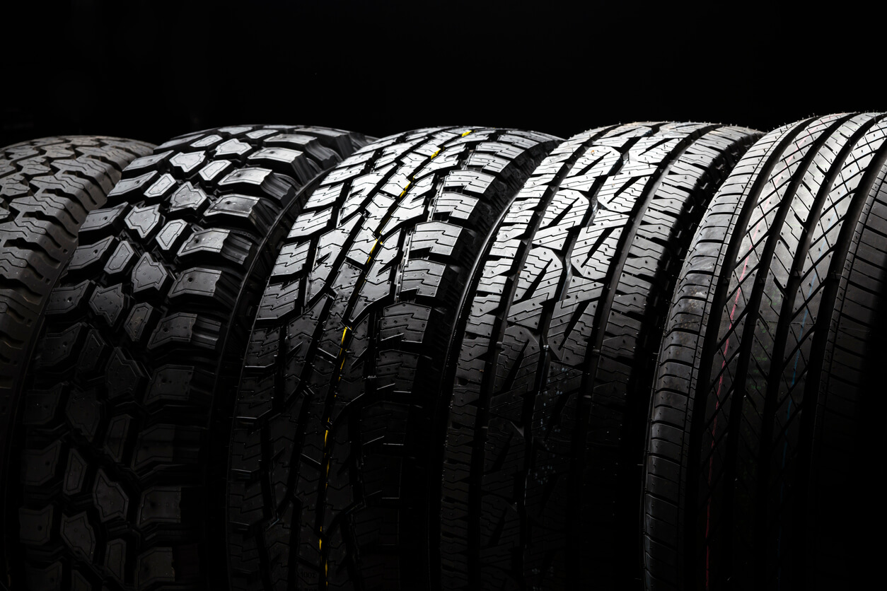 AT or MT Tyres - Which is Right for Your 4WD? cover image