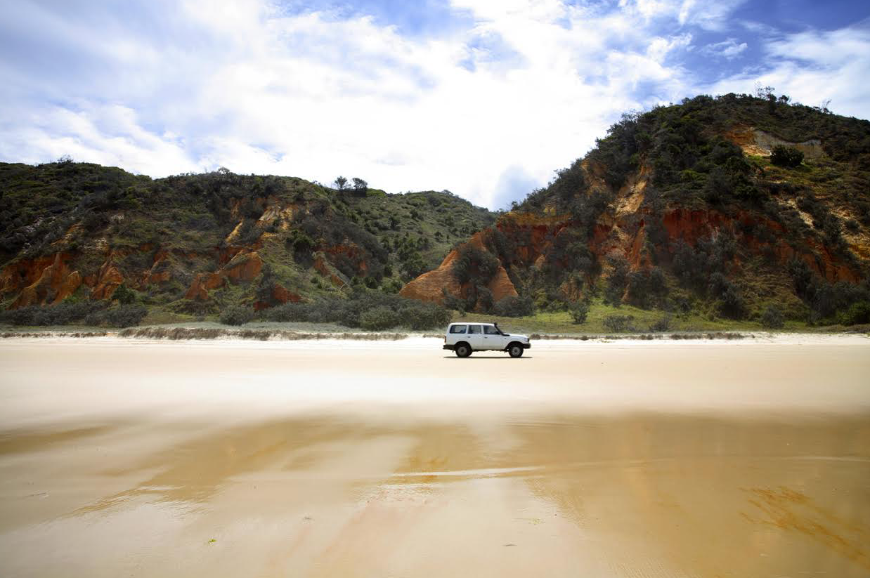 4WD driving on sand.