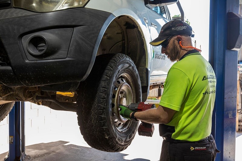 Updating a car tyre