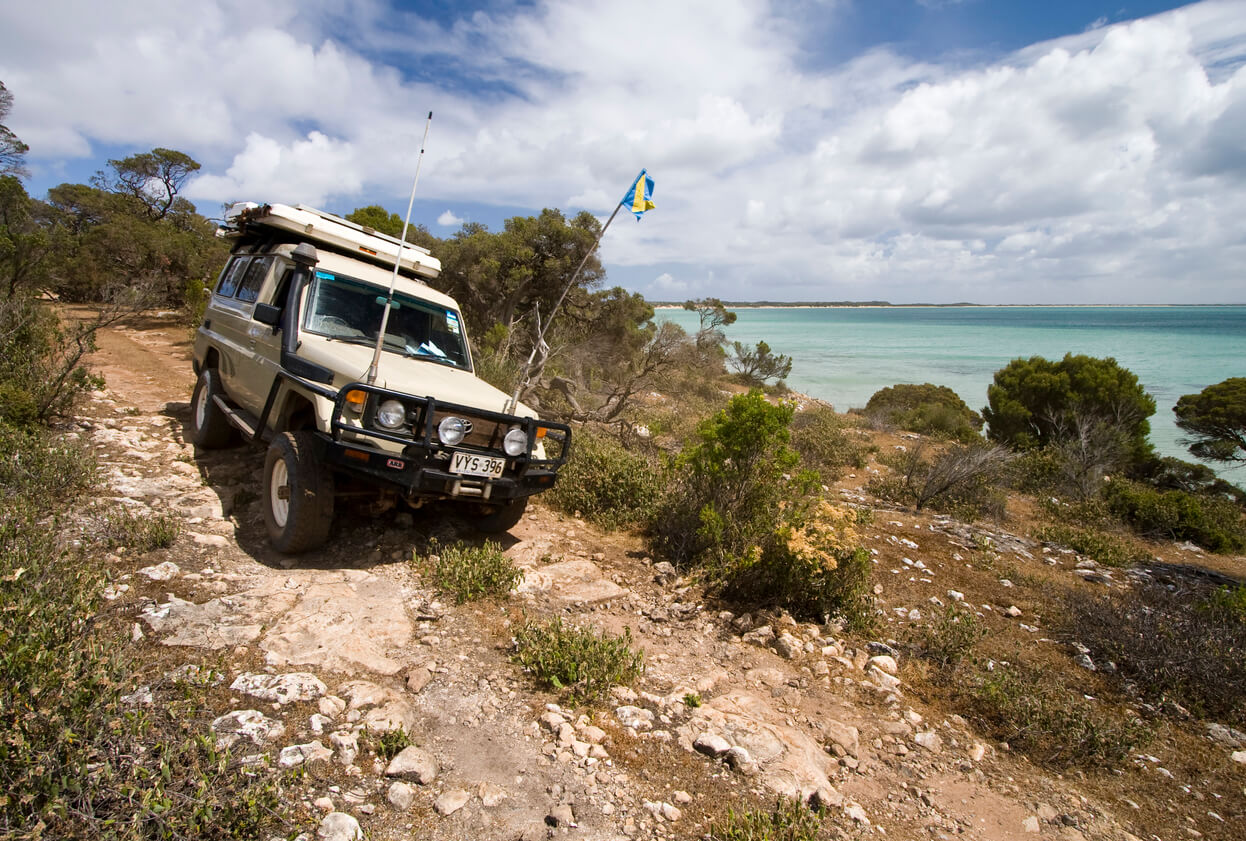 Lancruiser driving off road in Lincoln National Park