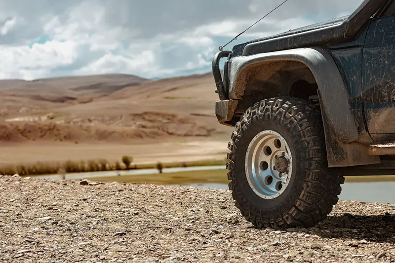 4WD with heavy duty mud terrain tyres
